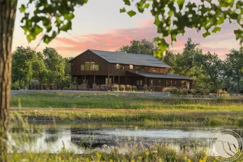 874 Allen Dr, Crow Agency, MT 59022