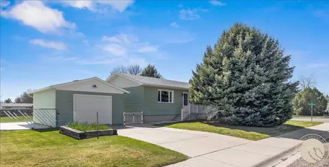 620 W 8th St, Laurel, MT 59044