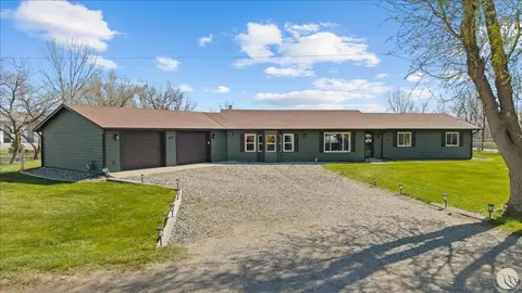 3227 S 74th St W, Billings, MT 59106