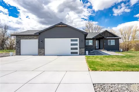 2701 Strapper Ln, Billings, MT 59105