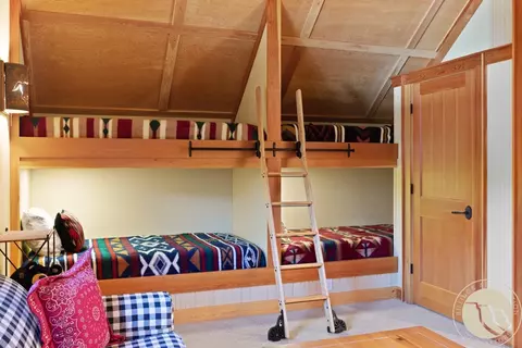 Bedroom - 7 Eagle Trl, Fishtail, MT 59028 photo 4 of 5