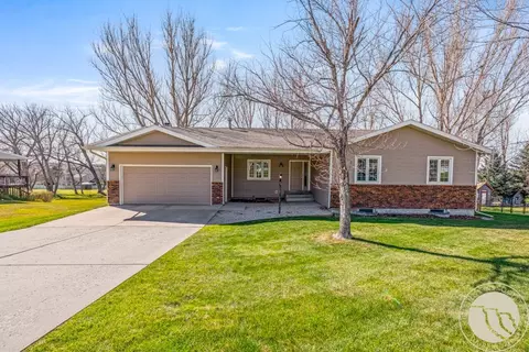 2220 St Andrews Dr, Billings, MT 59105