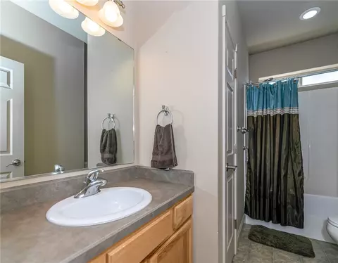 Bath - 2175 Saddleback Dr, Laurel, MT 59044 photo 3 of 4