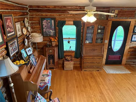 Entry Way - 185 Howie Rd, Big Timber, MT 59011 photo 2 of 4