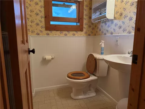 Bath - 185 Howie Rd, Big Timber, MT 59011 photo 1 of 5