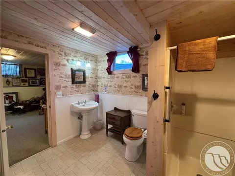 Bath - 185 Howie Rd, Big Timber, MT 59011 photo 4 of 5