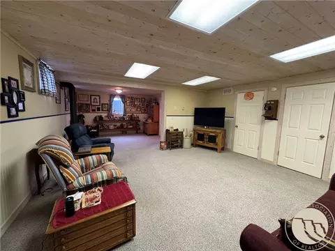 Living - 185 Howie Rd, Big Timber, MT 59011 photo 1 of 2