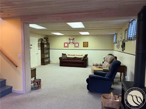 Living - 185 Howie Rd, Big Timber, MT 59011 photo 2 of 2