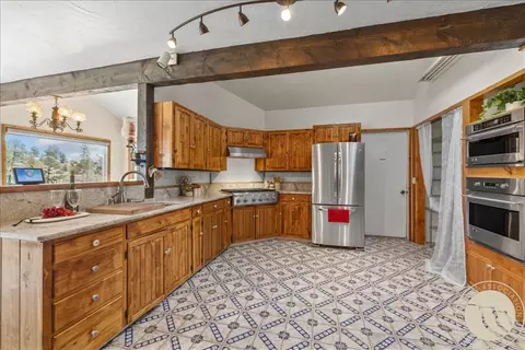 Kitchen - 369 Border Trl, Shepherd, MT 59072 photo 2 of 4