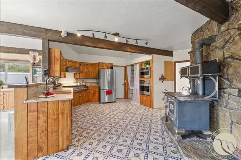 Kitchen - 369 Border Trl, Shepherd, MT 59072 photo 1 of 4