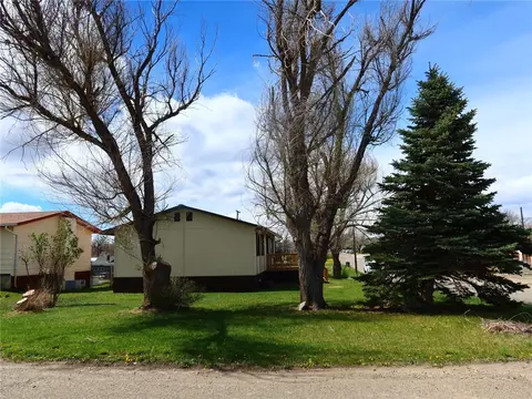 Exterior - 623 3rd St E, Roundup, MT 59072 photo 7 of 12