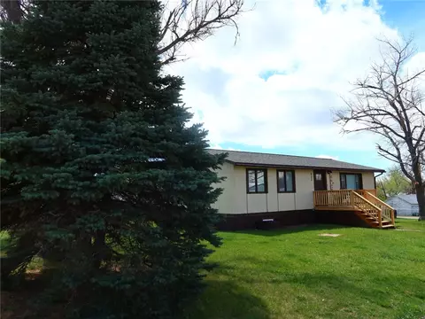 Exterior - 623 3rd St E, Roundup, MT 59072 photo 10 of 12