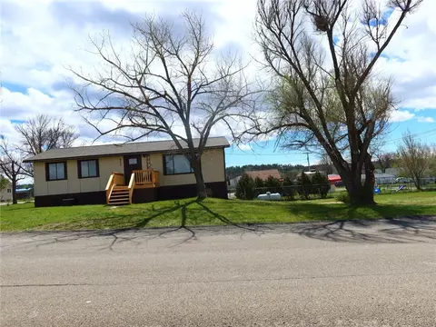 Exterior - 623 3rd St E, Roundup, MT 59072 photo 8 of 12