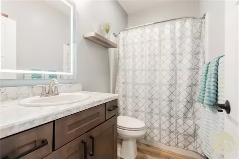 Bath - 6770 Eagle Bend Blvd, Shepherd, MT 59079 photo 3 of 4