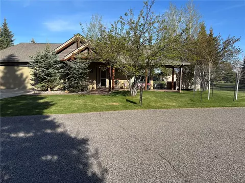 8 Jack Lackey Ln, Red Lodge, MT 59068