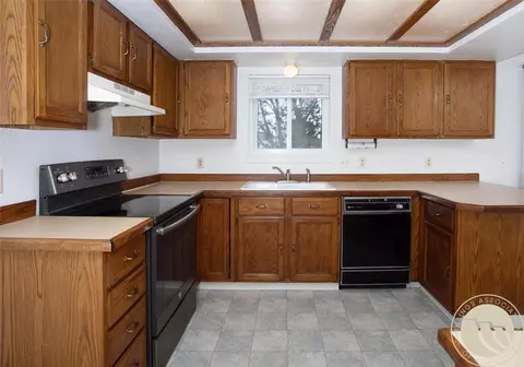 Kitchen - 1316 Beartooth Dr, Laurel, MT 59044 photo 1 of 7