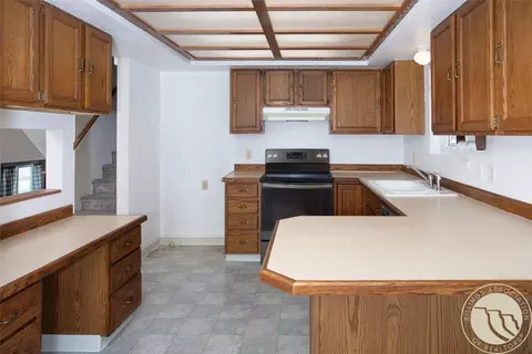 Kitchen - 1316 Beartooth Dr, Laurel, MT 59044 photo 2 of 7