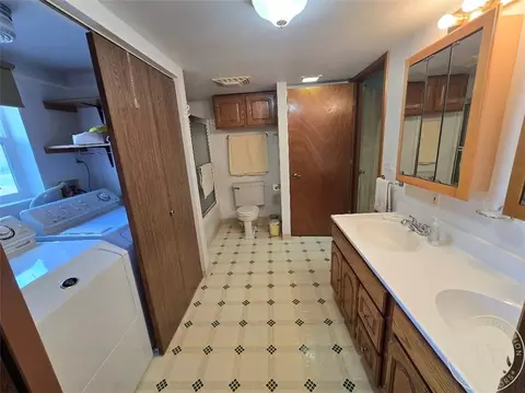 Bath - 507 S Monroe St, Baker, MT 59313 photo 2 of 2