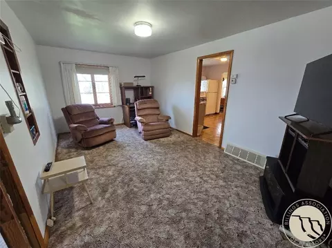 Living - 507 S Monroe St, Baker, MT 59313 photo 2 of 2