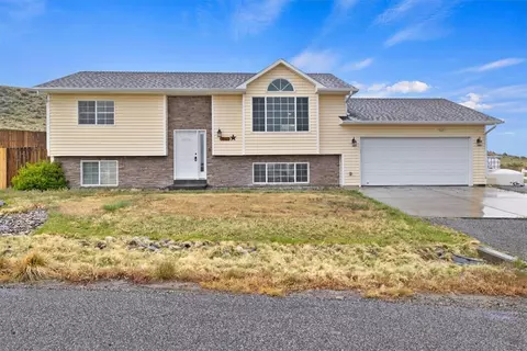 7645 Century Hills Rd N, Billings, MT 59106