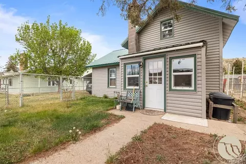 135 S Montana Ave, Absarokee, MT 59001