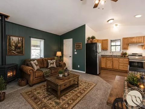 Living - 84 Upper Hawk Valley Rd, Columbus, MT 59019 photo 5 of 9
