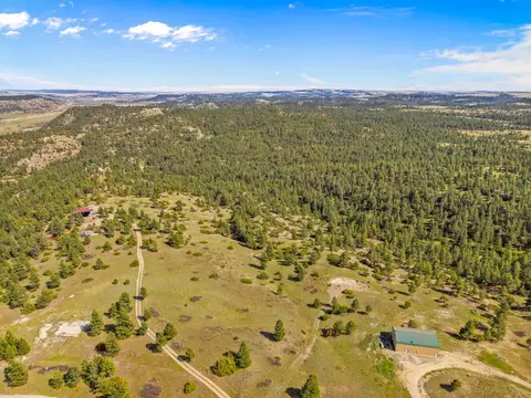 50 Medicine Crow Rd, Columbus, MT 59019