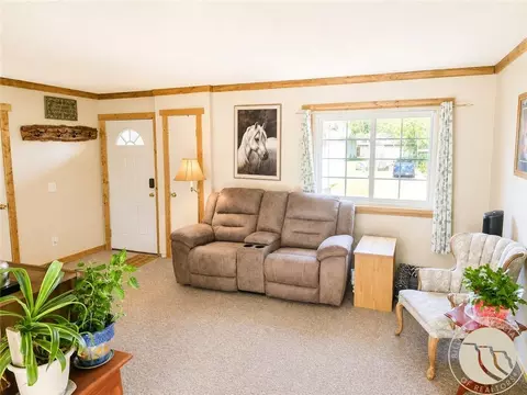 Entry Way - 910 10th Ave, Laurel, MT 59044 photo 1 of 1