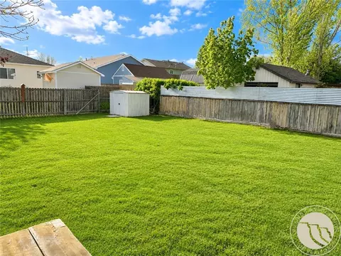 Exterior - 910 10th Ave, Laurel, MT 59044 photo 5 of 7