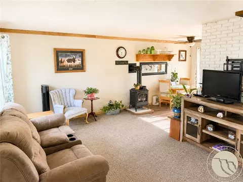 Living - 910 10th Ave, Laurel, MT 59044 photo 1 of 1