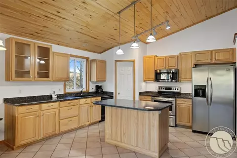 Kitchen - 175 Benbow Rd, Fishtail, MT 59028 photo 1 of 5