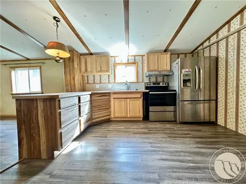 Kitchen - 108 4th Ave E, Ryegate, MT 59074 photo 2 of 4