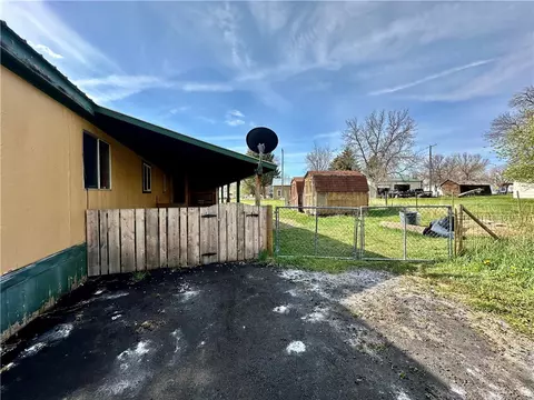 Exterior - 108 4th Ave E, Ryegate, MT 59074 photo 3 of 9