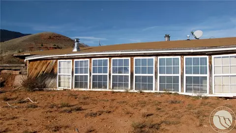 517 Deadman Creek Rd, Bridger, MT 59014
