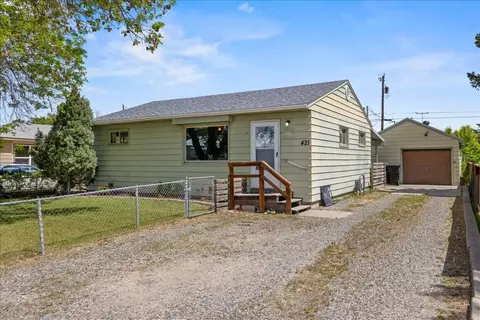 421 Hillview Ln, Billings, MT 59102