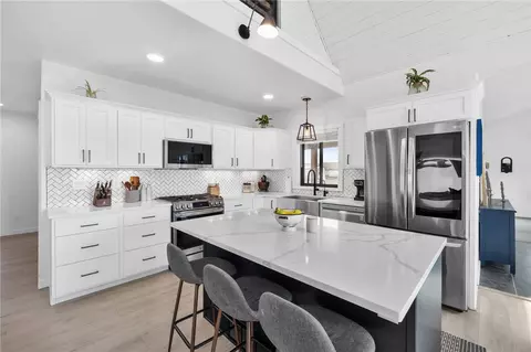 Kitchen - 3801 Spring Creek Rd, Laurel, MT 59044 photo 2 of 2