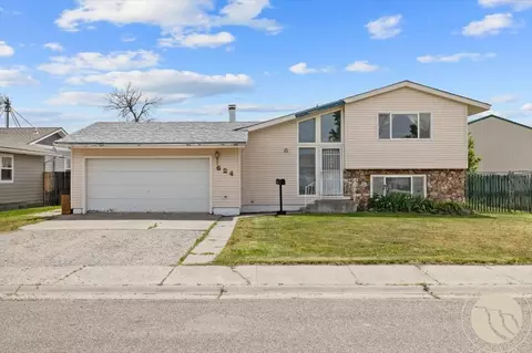 624 1st St S, Hardin, MT 59034