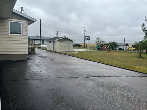 Exterior - 802 10th St, Circle, MT 59215 photo 4 of 4
