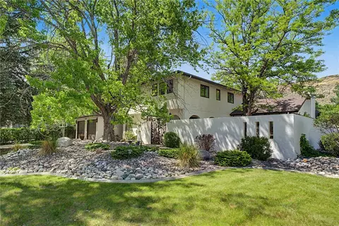 4515 Rimrock Rd, Billings, MT 59106