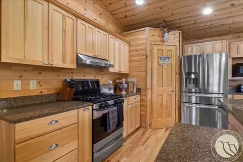 Kitchen - 112 Pishkun Rd, Fishtail, MT 59028 photo 2 of 3