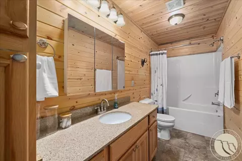 Bath - 112 Pishkun Rd, Fishtail, MT 59028 photo 2 of 3