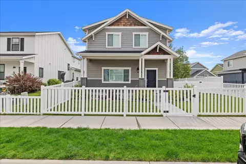 1821 Island View Dr, Billings, MT 59101