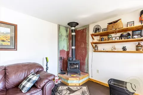 Living - 55 Loop Rd, Roundup, MT 59072 photo 4 of 7