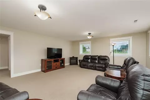 Living - 975 Rockfork Cir, Laurel, MT 59044 photo 5 of 5