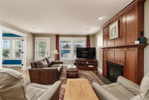 Living - 975 Rockfork Cir, Laurel, MT 59044 photo 2 of 5