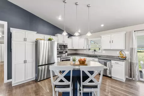 Kitchen - 1605 Timber Wolf Trl, Laurel, MT 59044 photo 1 of 5