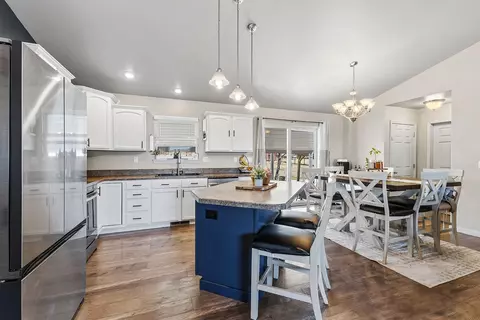 Kitchen - 1605 Timber Wolf Trl, Laurel, MT 59044 photo 4 of 5