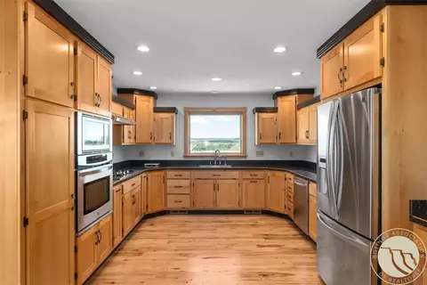 Kitchen - 7420 Whitetail Run, Shepherd, MT 59079 photo 2 of 2