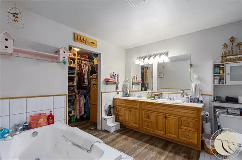 Bath - 148 Harvey, Melstone, MT 59054 photo 2 of 3