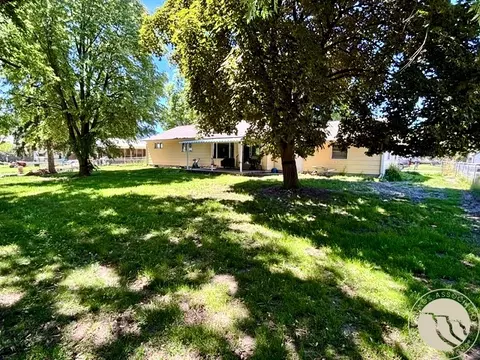 Exterior - 206 E Stanton St, Plains, MT 59859 photo 5 of 9